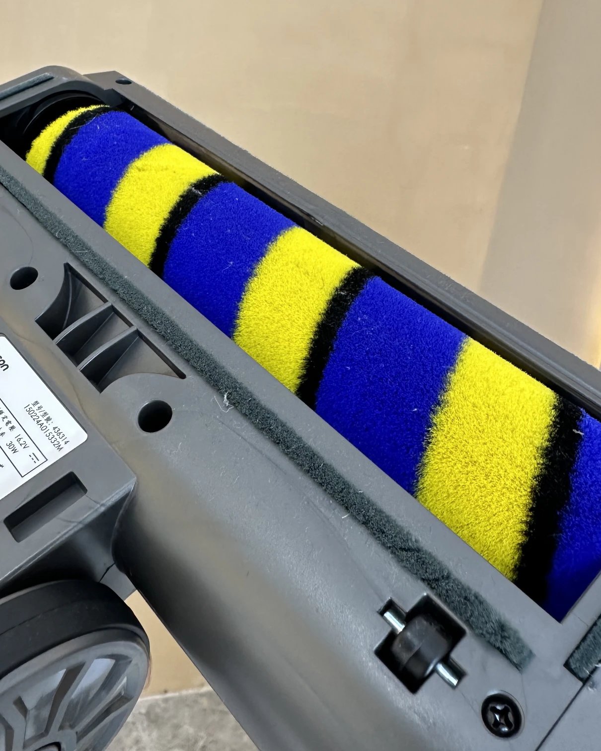 V15 Fluffy vacuum