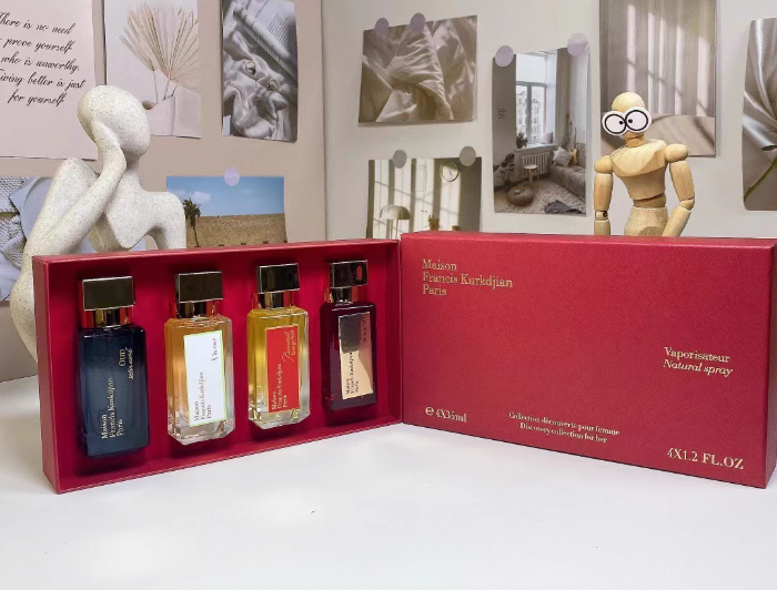 Box Maison Francis Kurkdjian 4x 30ml (Oud Sil Mood, A La Rose, Baccarat Rouge 540 Eua de perfum, Baccarat Rouge 540 Extrait de Parfum)