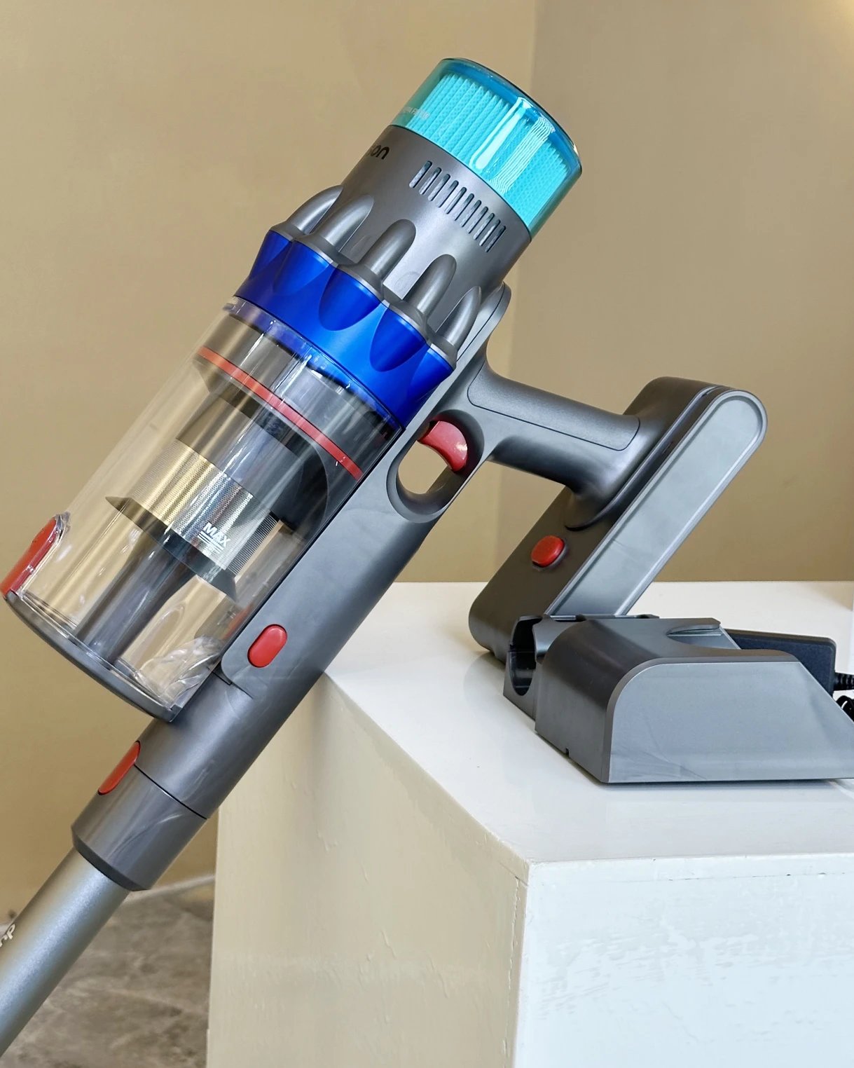 V15 Fluffy vacuum
