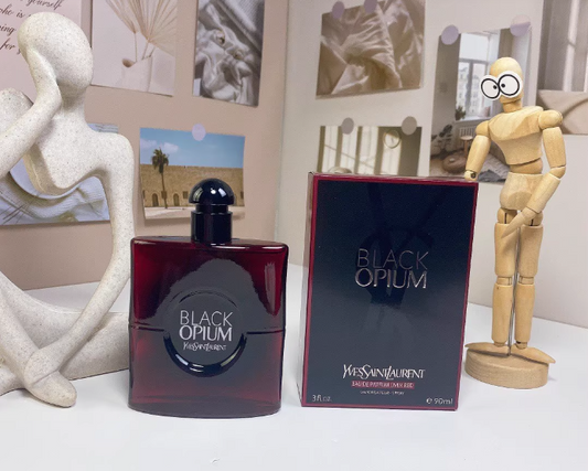 Black Opium Eua de Parfum Over Red