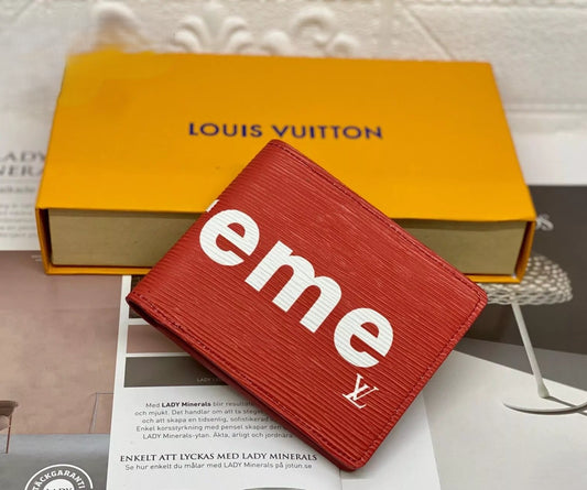Luis Vuitton x Supreme wallet