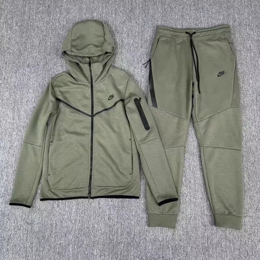 Nike Tech Fleece