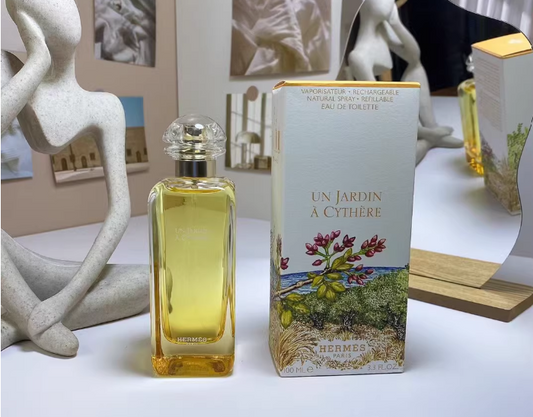 Un Jardin a Cythere Eua de Toilette